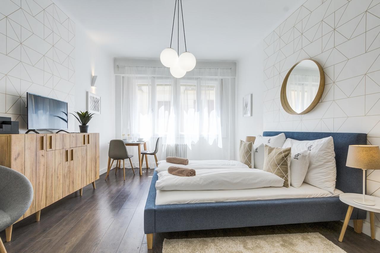 D.Five Harmony Studio At Vaci Street Apartment Budapest Luaran gambar